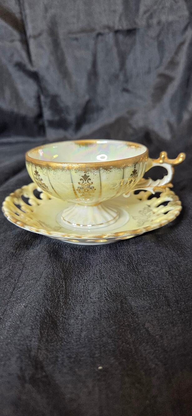 Cup and Saucer Set Yellow Gold